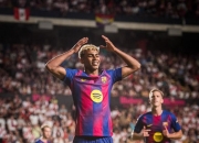 开云APP-巴萨遭遇惊险失利，状态令人担忧