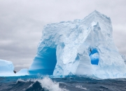 开云体育中国-划时代交易，当浙江队带走费城76人，德罗赞如何成为东方赛场的关键先生？