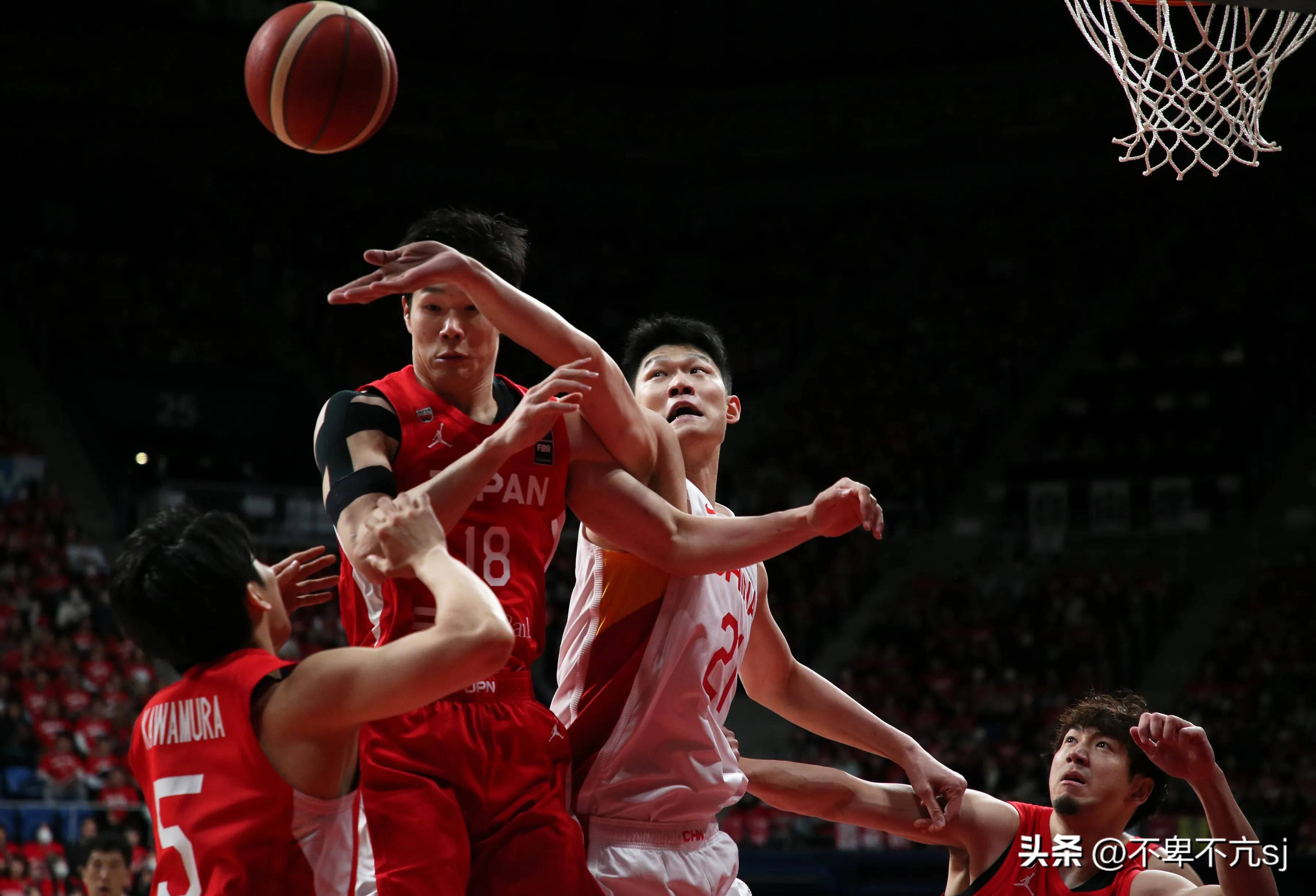 亚洲明日之星在篮球比赛中亮相 亚洲明日之星在篮球比赛中亮相