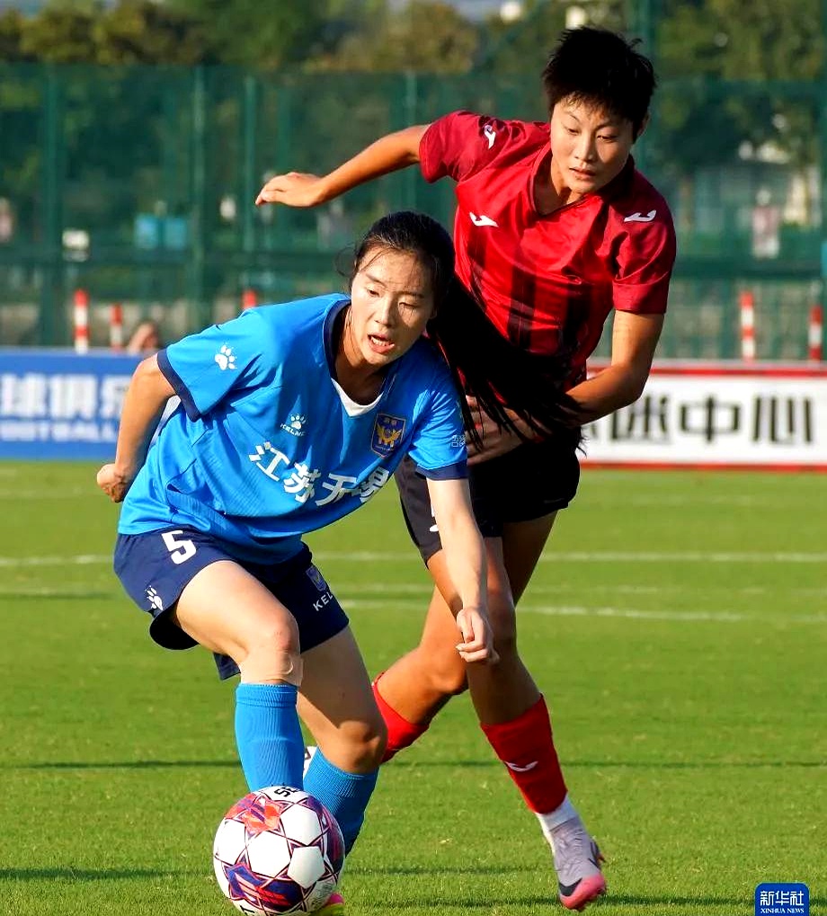 关注体育赛事热点,女足球队备战聚精会神的简单介绍 关注体育赛事热点,女足球队备战聚精会神的简单介绍