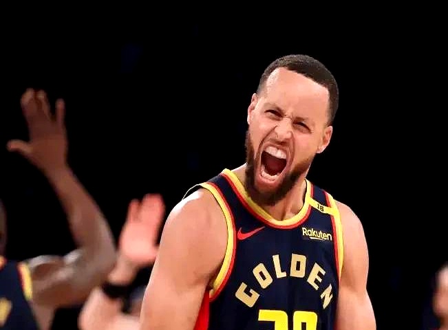 猛龙轻取新疆队,库里刷新纪录 猛龙轻取新疆队,库里刷新纪录