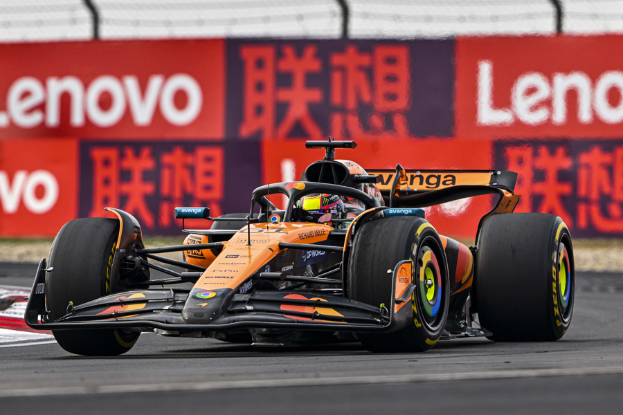 威廉姆斯横扫法拉利，皮亚斯特里扛起全队