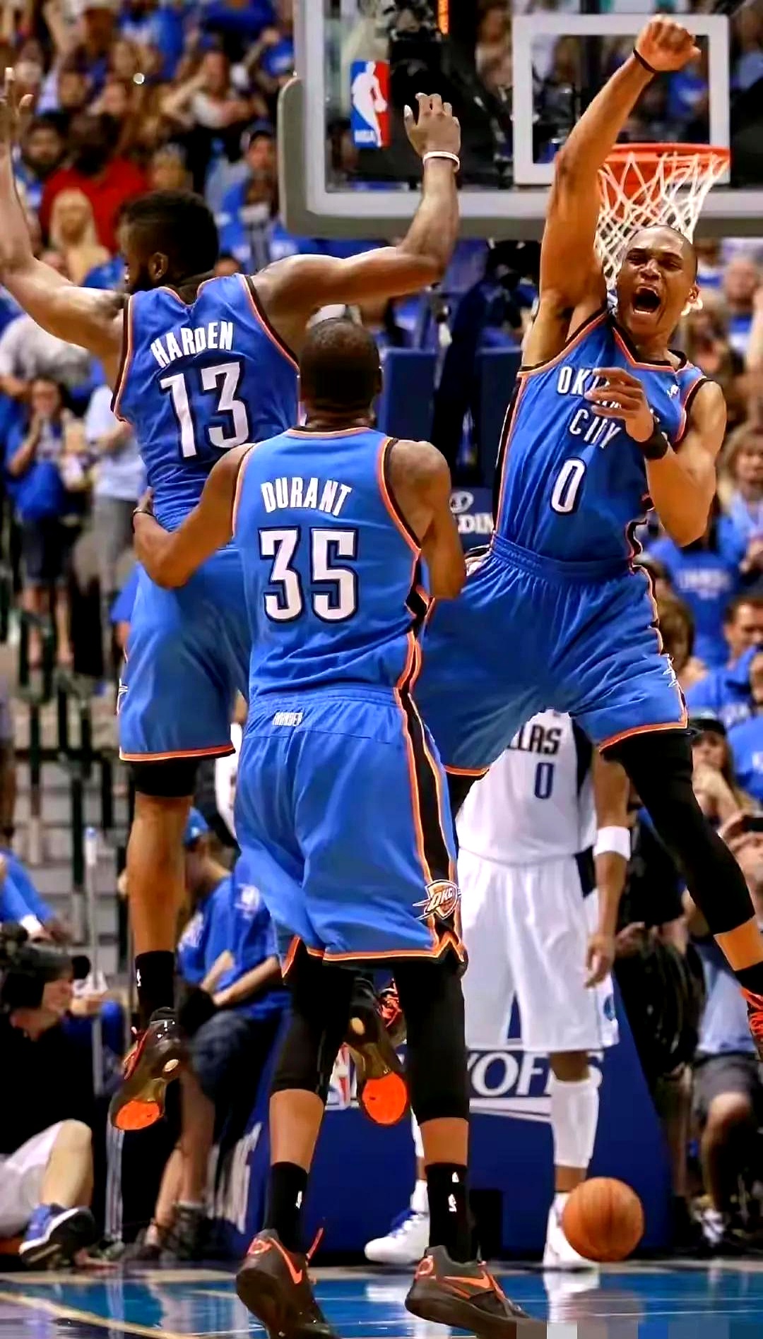 马刺碾压76人,杜兰特统治全场 马刺碾压76人,杜兰特统治全场