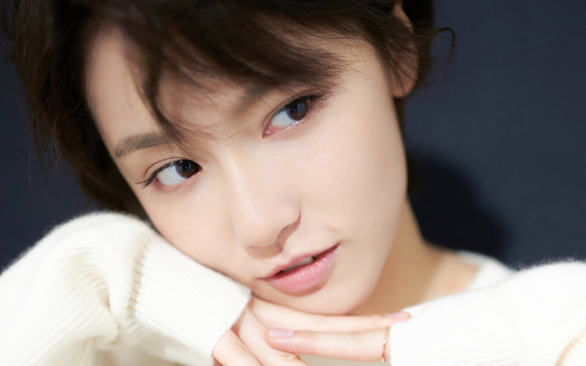 逆光下的王与坚韧的银黑军团，马刺如何以古老智慧封杀爱德华兹的燎原之火