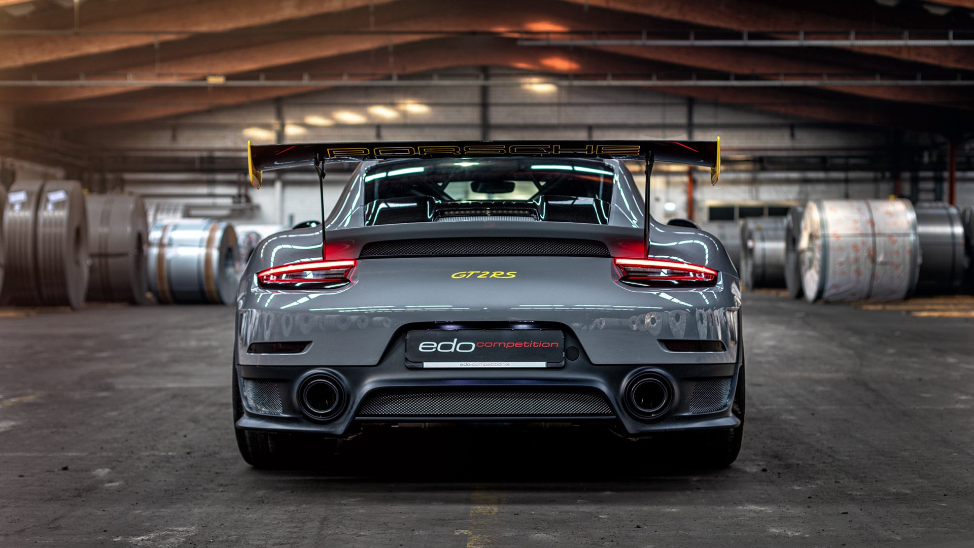 王朝更迭之夜,当国王铁蹄踏碎天山,一位35岁老兵写下新序章